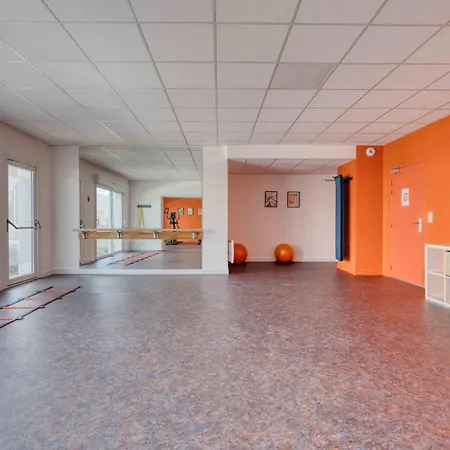 Olonna Et Terrasse A 7 Min Des Plages Apartamento